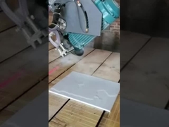 Maschine zum Schneiden von Natursteinen mit mehreren Drähten