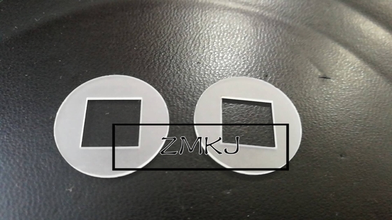 kaufen Saphir-optische Windows des einzelnen Kristall-Al2O3 kundenspezifische Form mit quadratischem rundem Loch Online-Herstellung