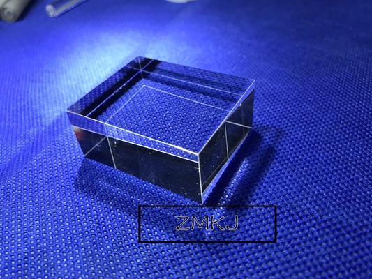 kaufen Hexahedron-Saphir zerteilt optische Lichtleiter-Führungsblock-Linse für Laser-Kosmetik-Instrument Online-Herstellung